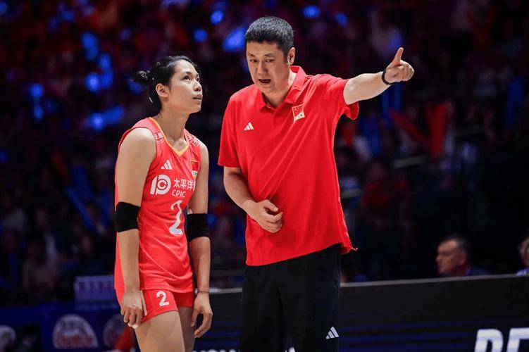 南宫体育-自行车赛场再起风云：瓯越鲨队队小胜天山独角兽队，脚步移动更到位节奏掌控在手的简单介绍