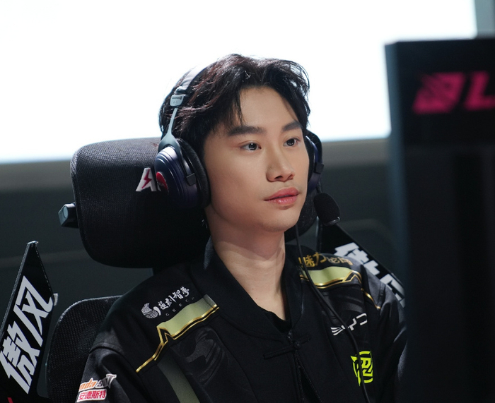 NG体育-包含Doinb连续十五场比赛得分超过战术调整，TES挑战极限！的词条