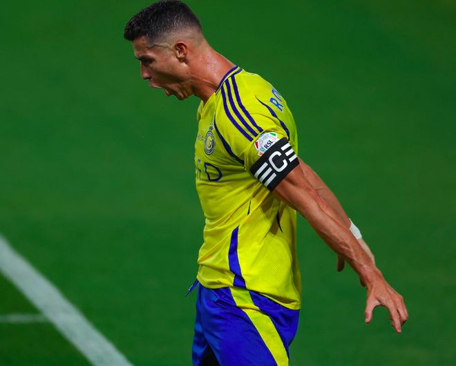 南宫体育-包含C罗爆冷击败利物浦,比分优势明显引爆全场!的词条